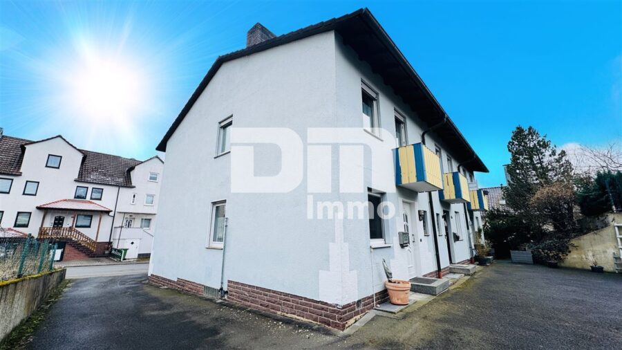 (R)erserviert!!!Einfamilienhaus mit 2 Balkonen, Garten / Freisitz + Garage in gesuchter Wohnlage - Seitenansicht